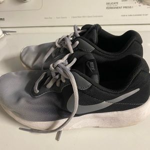 Nike tennis shoes size 3